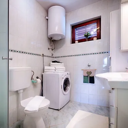 Ferienwohnung Apartman Prosperino Vis Exterior foto